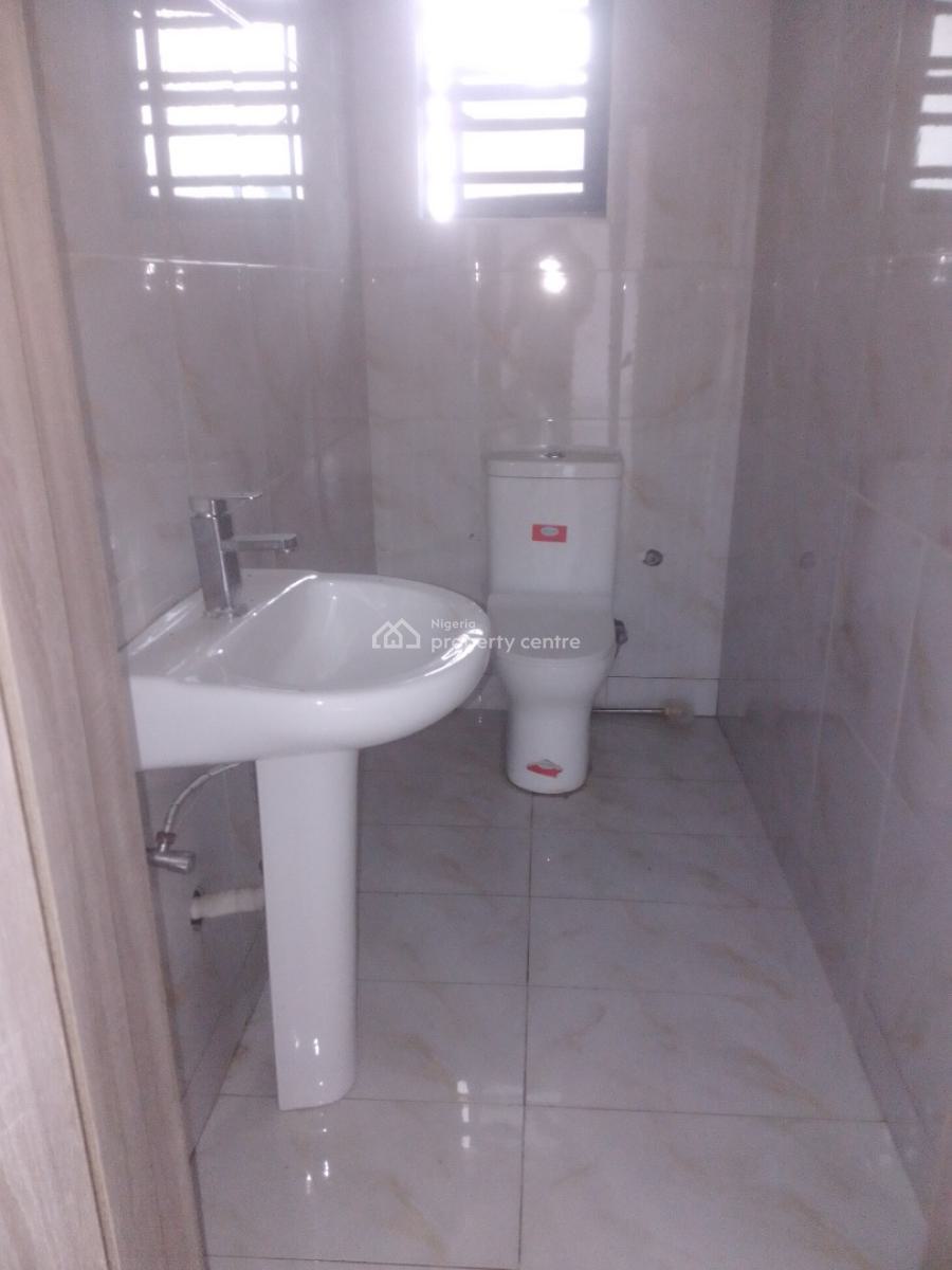 Adorable 2 Bedroom Flat, Akabueze St, Majek..., Sangotedo, Ajah, Lagos, Flat / Apartment for Rent