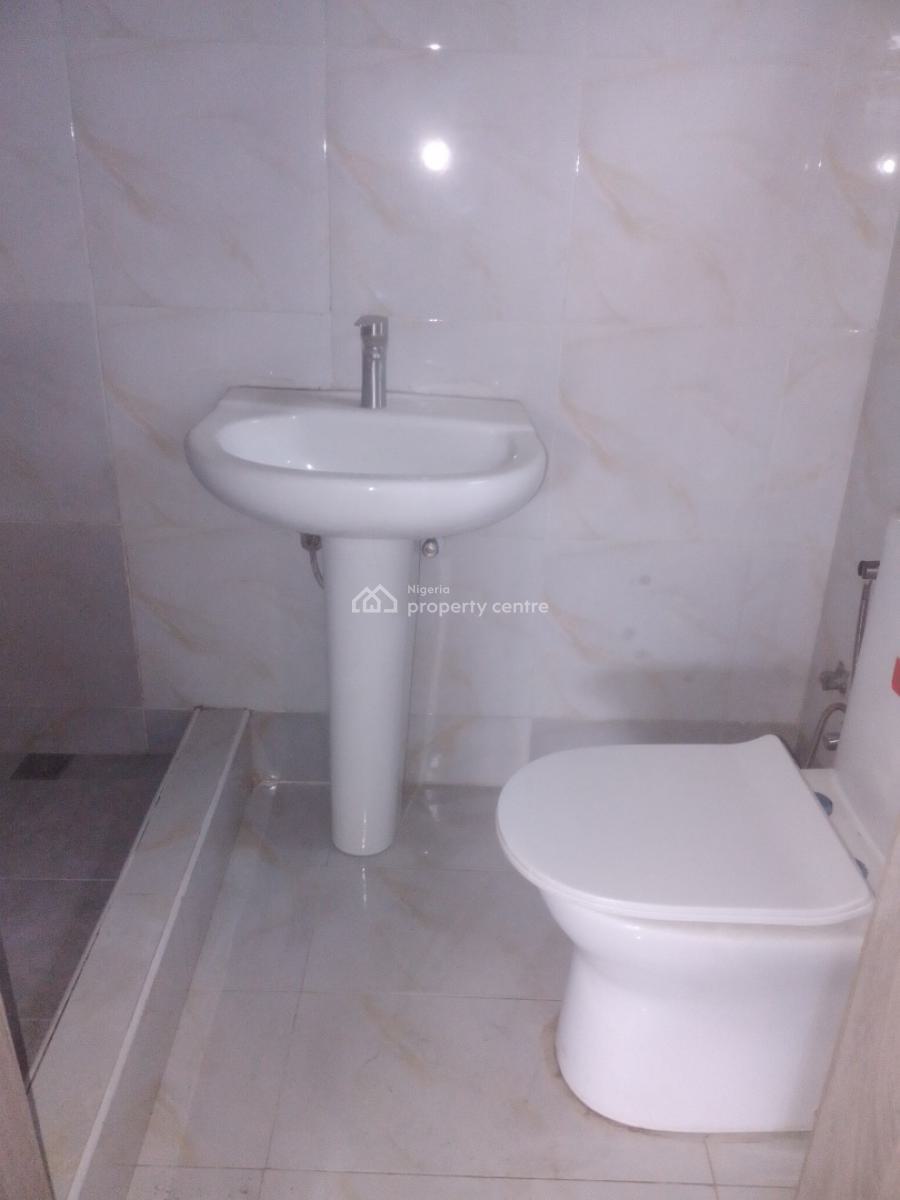 Adorable 2 Bedroom Flat, Akabueze St, Majek..., Sangotedo, Ajah, Lagos, Flat / Apartment for Rent