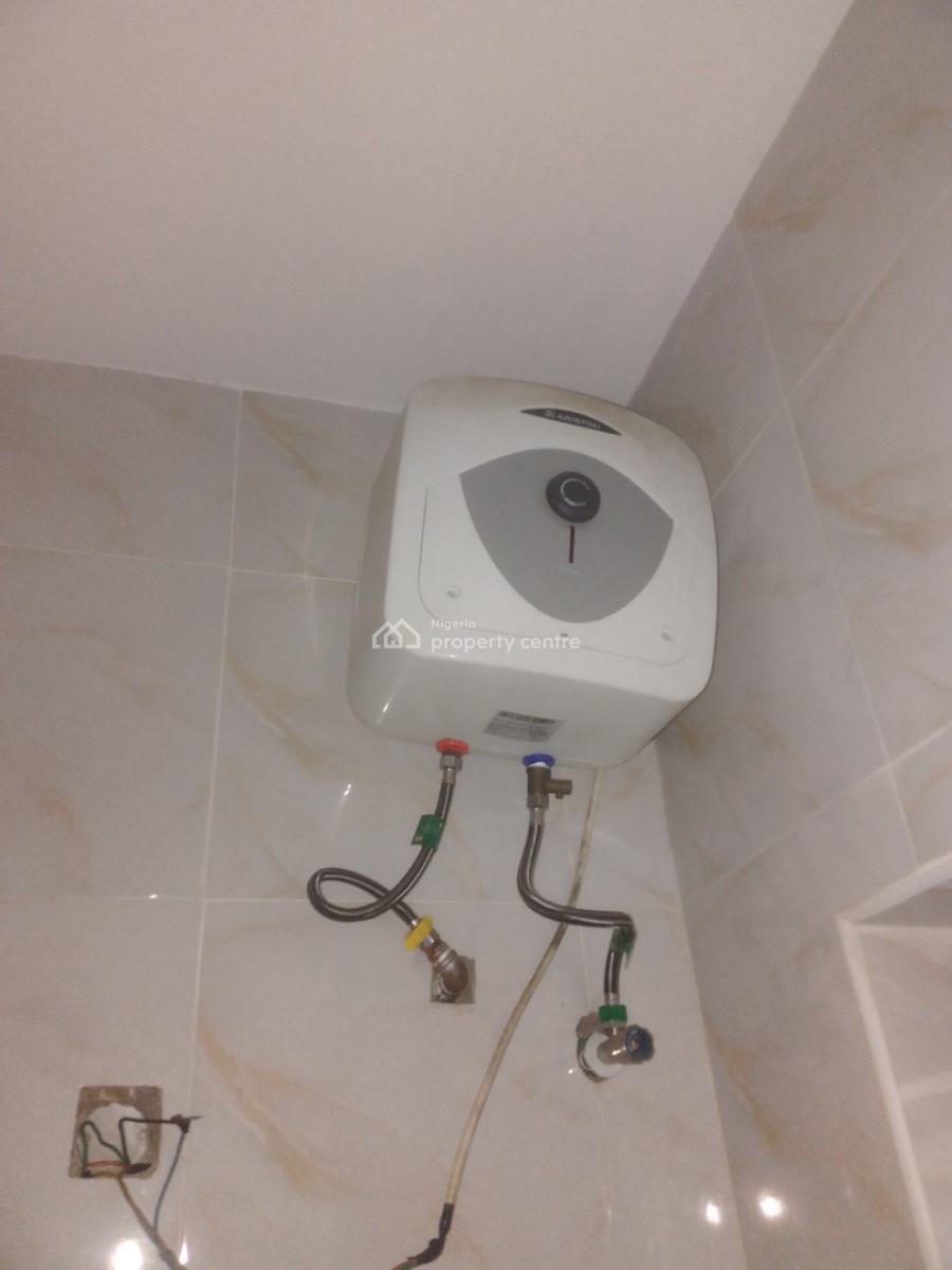 Adorable 2 Bedroom Flat, Akabueze St, Majek..., Sangotedo, Ajah, Lagos, Flat / Apartment for Rent
