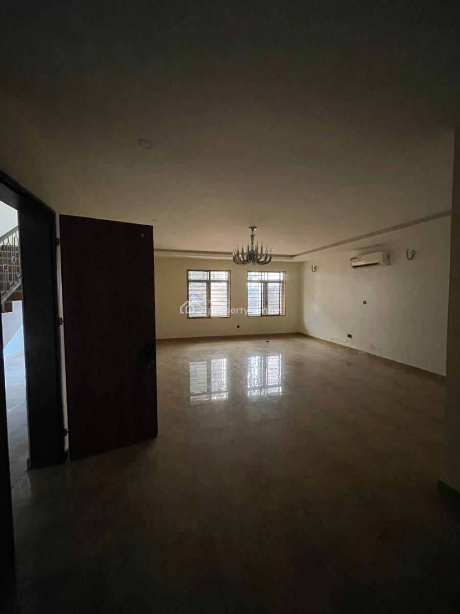 Luxury 3 Bedroom Flat with Excellent Finishing, Close Proximity Shaffa Filling Station, Guzape District, Abuja, Flat / Apartment for Rent