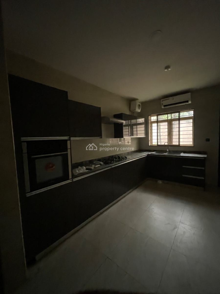 Luxury 3 Bedroom Flat with Excellent Finishing, Close Proximity Shaffa Filling Station, Guzape District, Abuja, Flat / Apartment for Rent