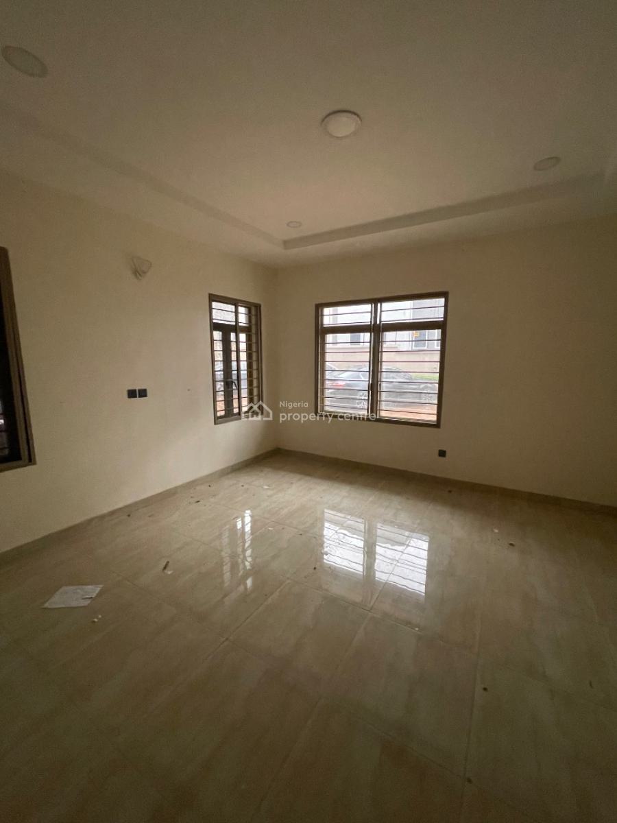 Luxury 3 Bedroom Flat with Excellent Finishing, Close Proximity Shaffa Filling Station, Guzape District, Abuja, Flat / Apartment for Rent