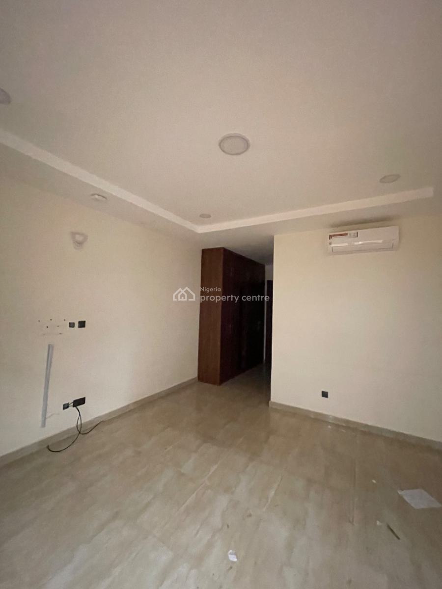 Luxury 3 Bedroom Flat with Excellent Finishing, Close Proximity Shaffa Filling Station, Guzape District, Abuja, Flat / Apartment for Rent