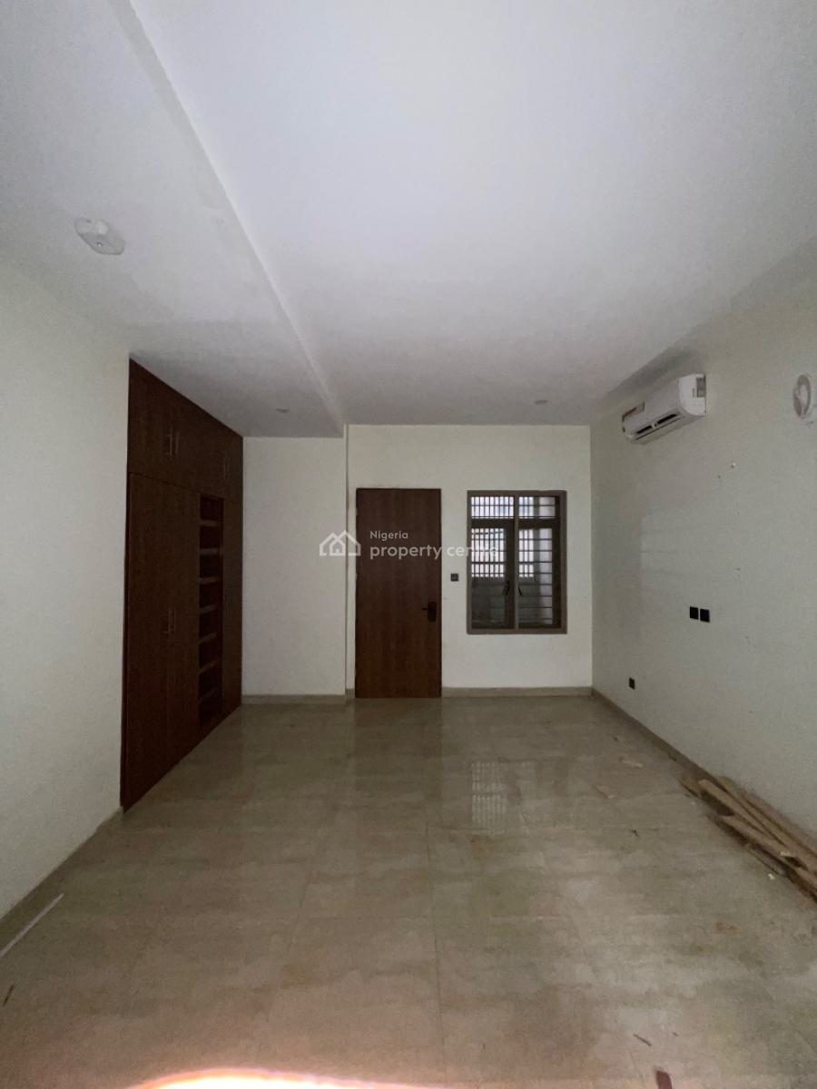 Luxury 3 Bedroom Flat with Excellent Finishing, Close Proximity Shaffa Filling Station, Guzape District, Abuja, Flat / Apartment for Rent