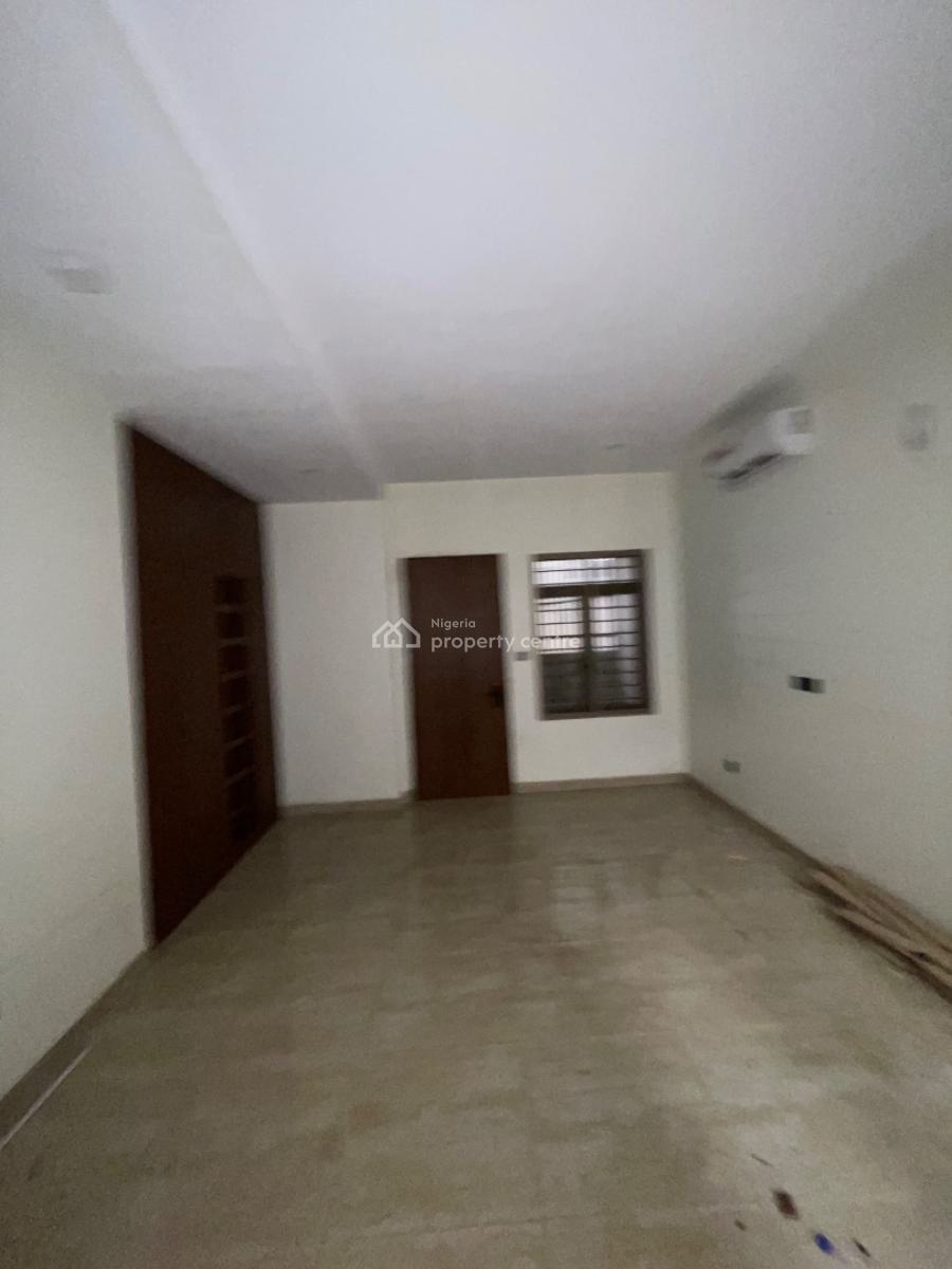 Luxury 3 Bedroom Flat with Excellent Finishing, Close Proximity Shaffa Filling Station, Guzape District, Abuja, Flat / Apartment for Rent