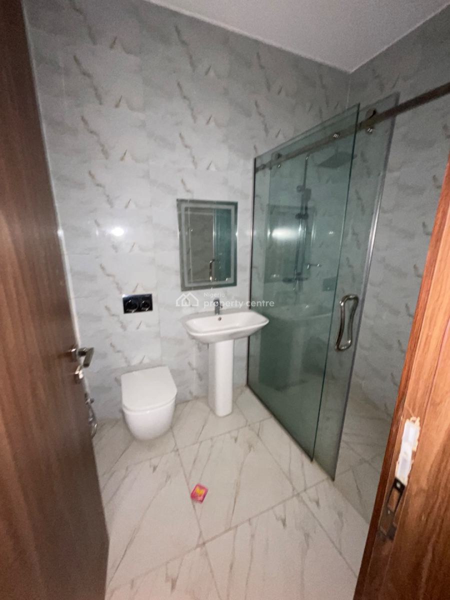 Luxury 3 Bedroom Flat with Excellent Finishing, Close Proximity Shaffa Filling Station, Guzape District, Abuja, Flat / Apartment for Rent
