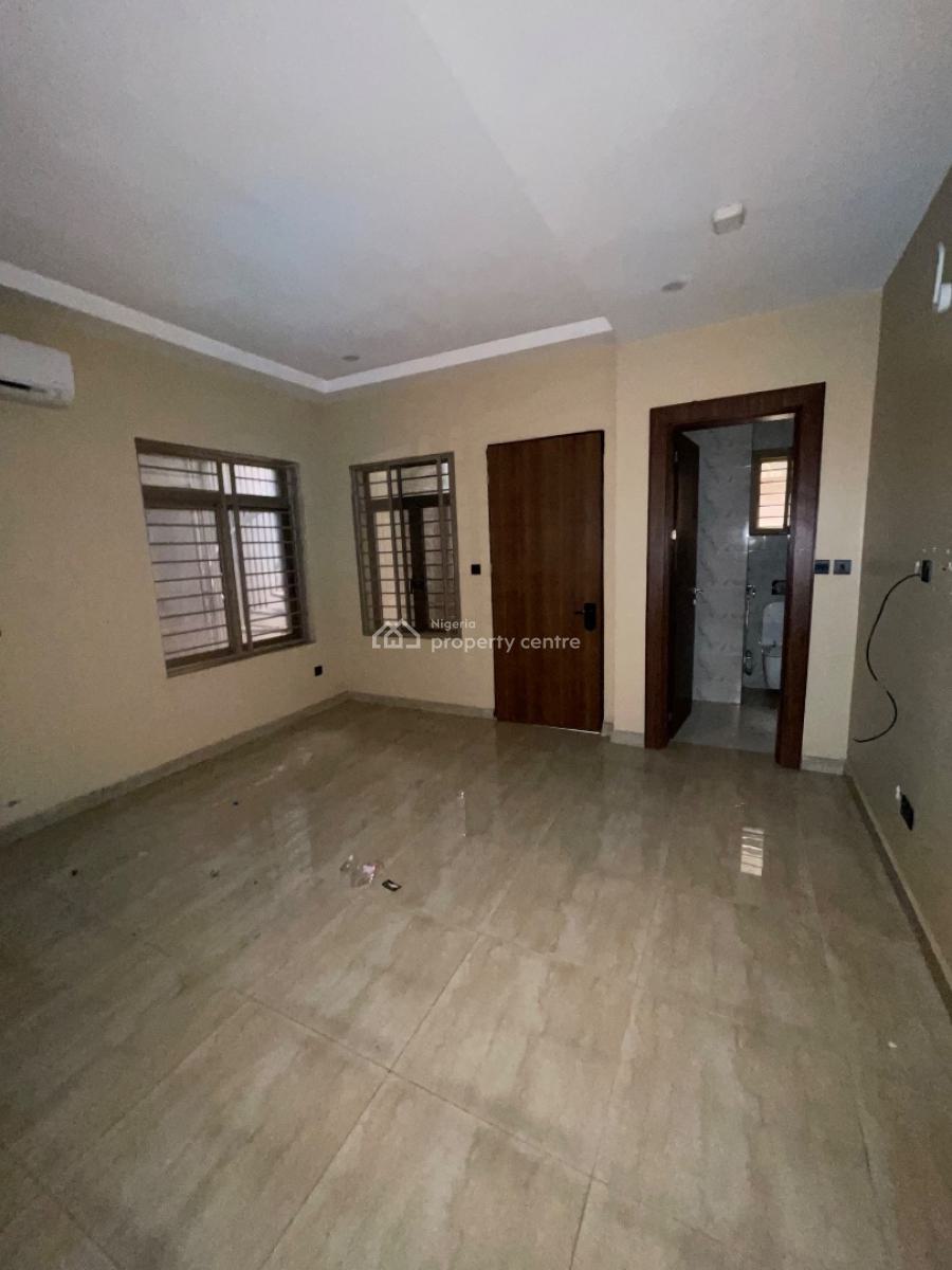 Luxury 3 Bedroom Flat with Excellent Finishing, Close Proximity Shaffa Filling Station, Guzape District, Abuja, Flat / Apartment for Rent
