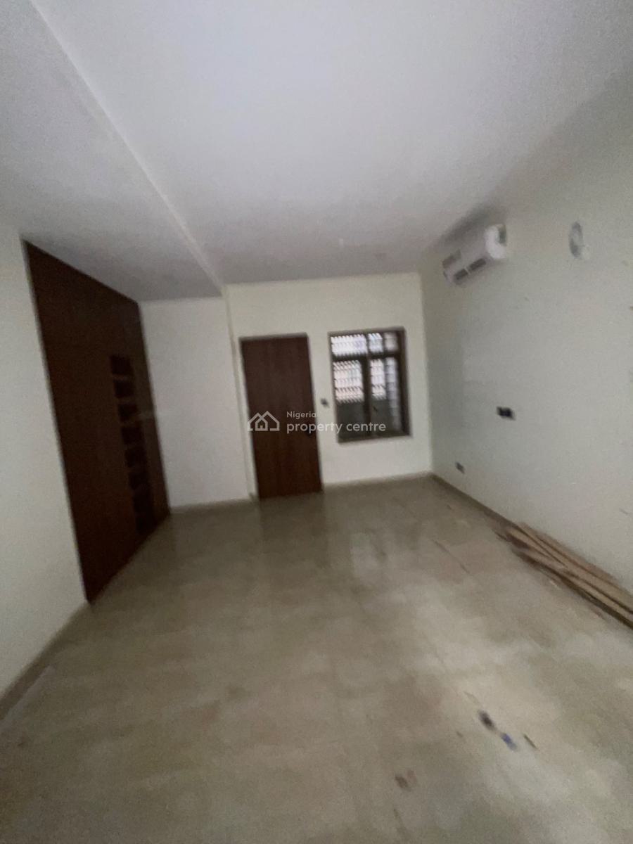 Luxury 3 Bedroom Flat with Excellent Finishing, Close Proximity Shaffa Filling Station, Guzape District, Abuja, Flat / Apartment for Rent