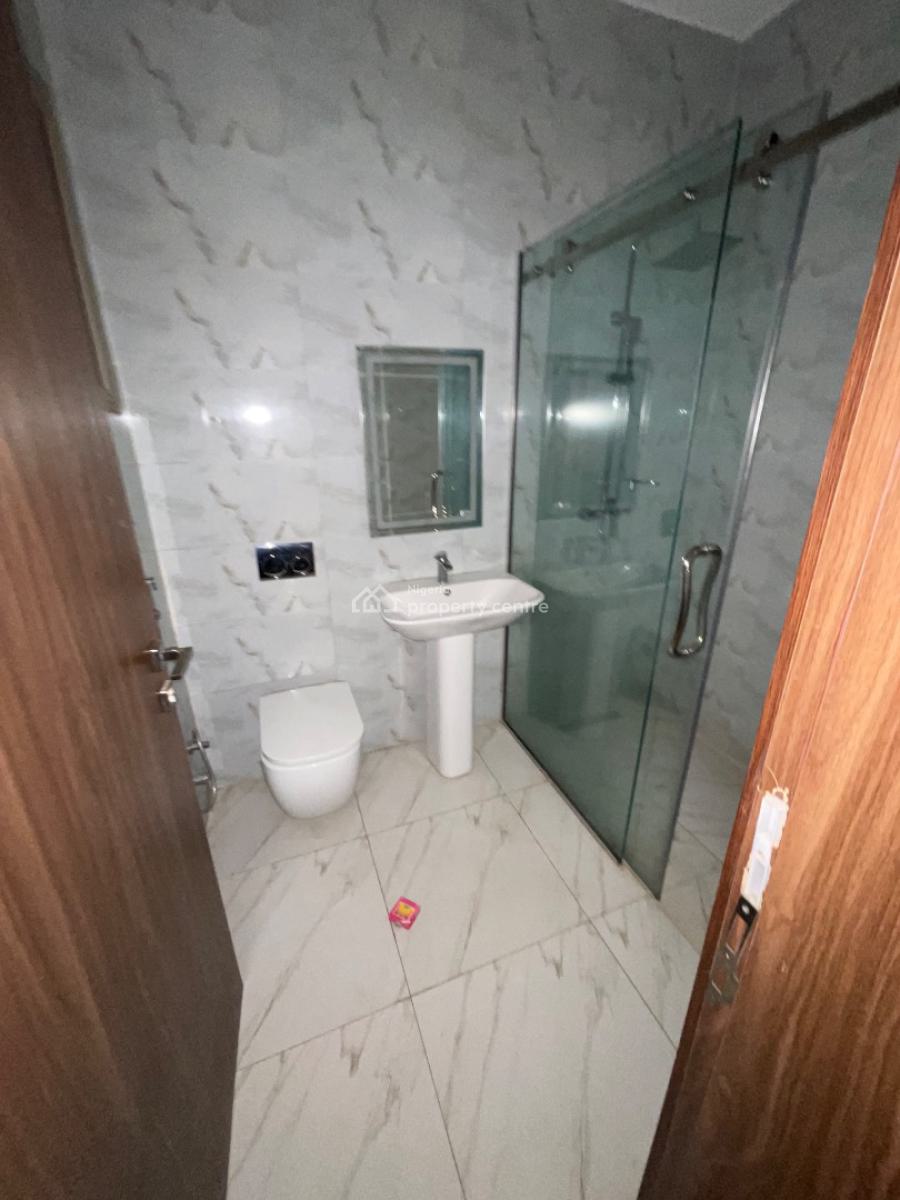 Luxury 3 Bedroom Flat with Excellent Finishing, Close Proximity Shaffa Filling Station, Guzape District, Abuja, Flat / Apartment for Rent