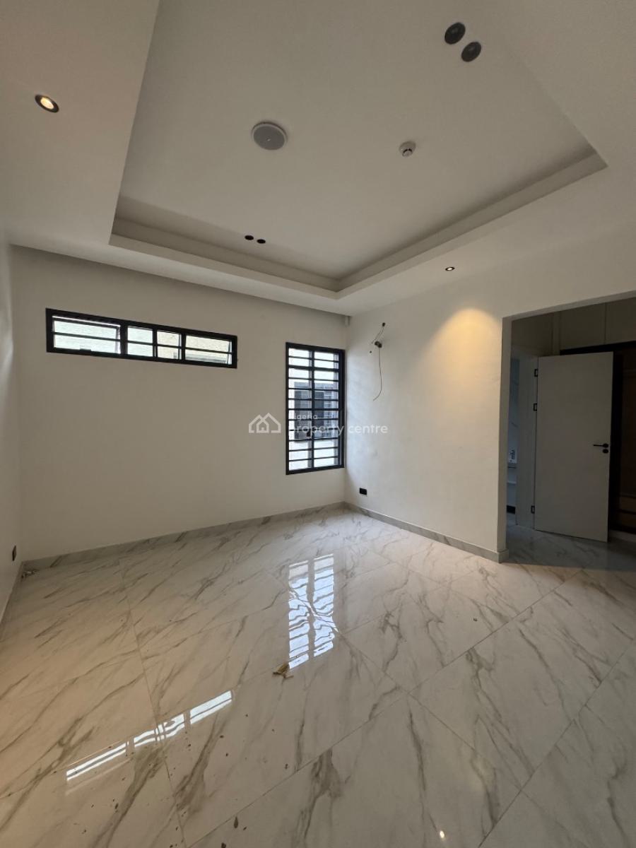 4bedroom Penthouse House in Secured Area, Lekki Right, Lekki Phase 1, Lekki, Lagos, Block of Flats for Sale