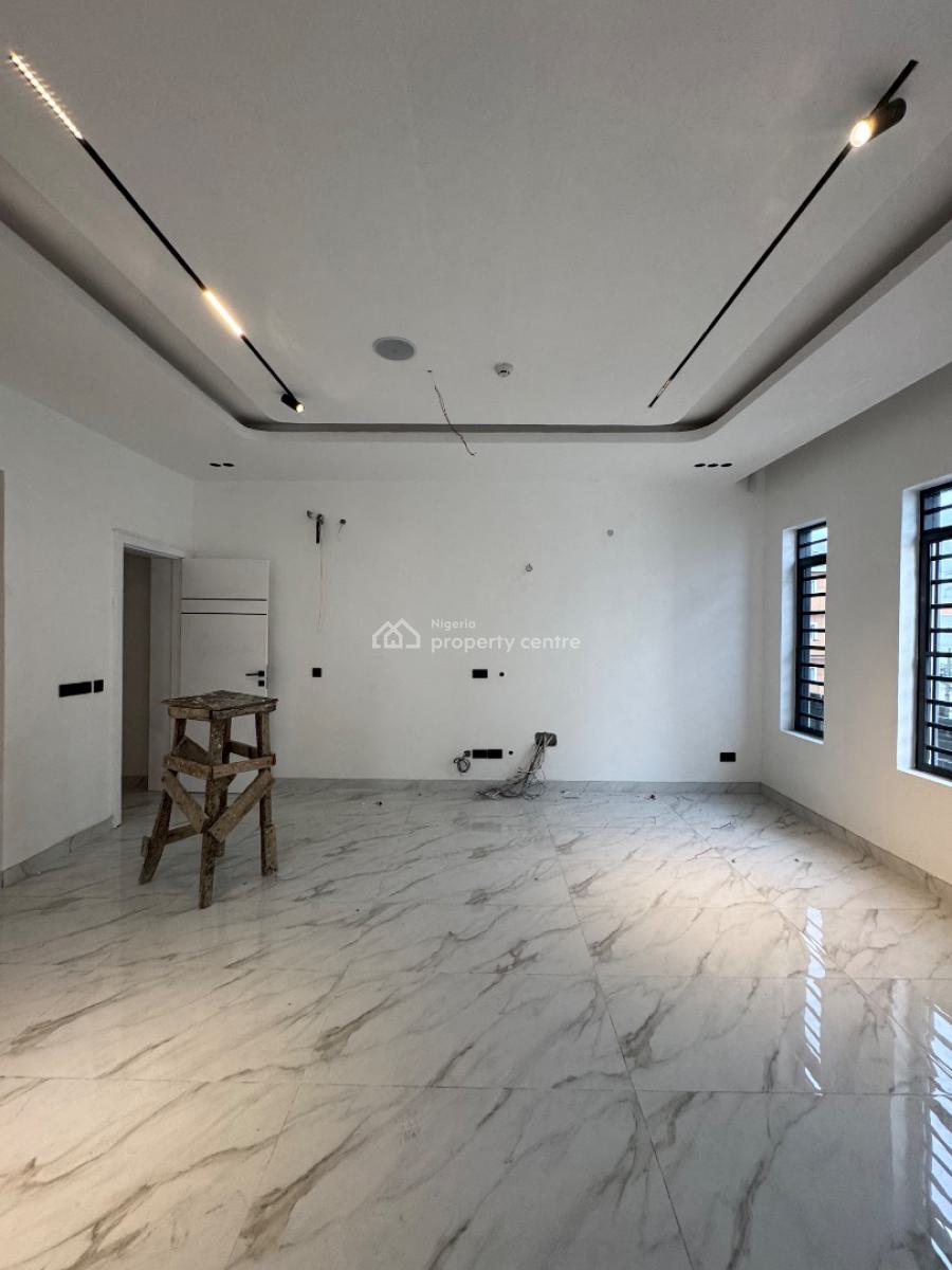 4bedroom Penthouse House in Secured Area, Lekki Right, Lekki Phase 1, Lekki, Lagos, Block of Flats for Sale