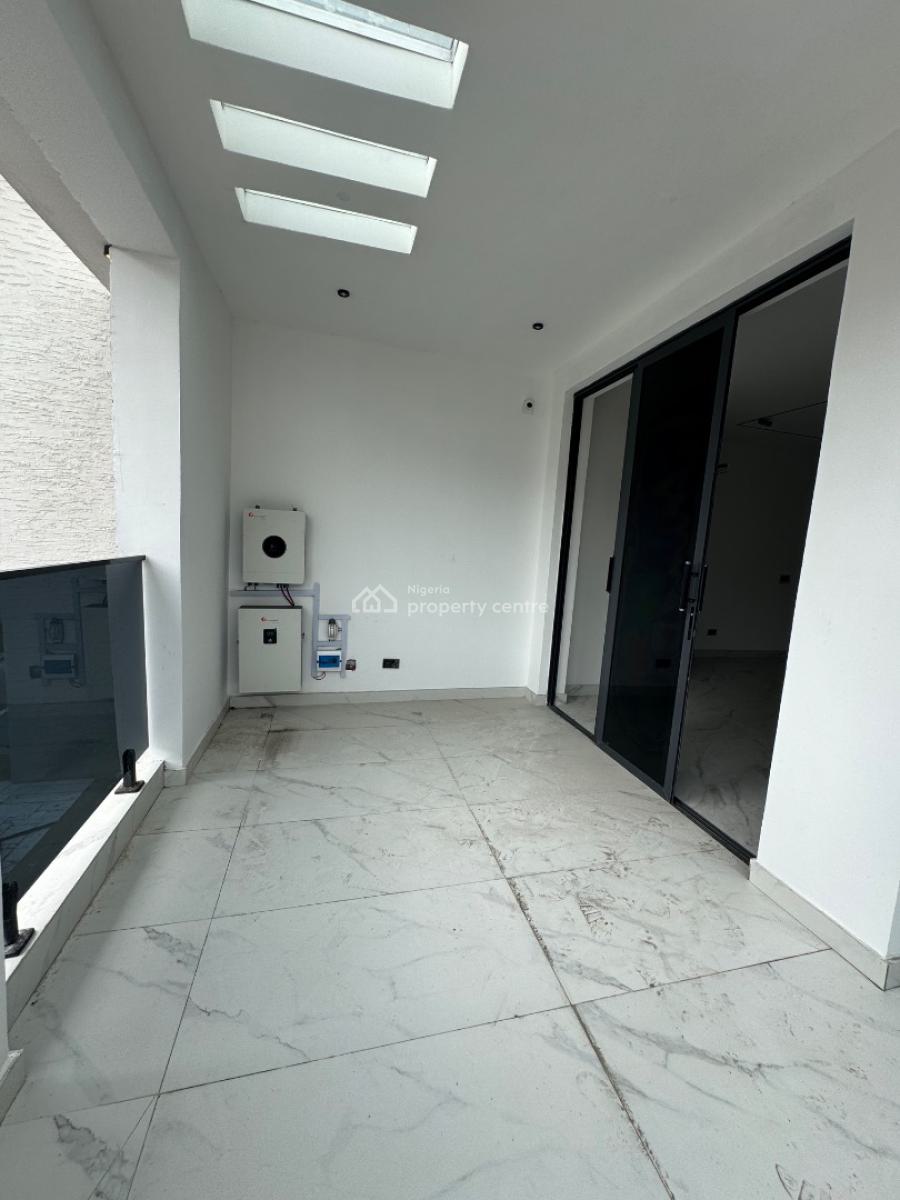 4bedroom Penthouse House in Secured Area, Lekki Right, Lekki Phase 1, Lekki, Lagos, Block of Flats for Sale