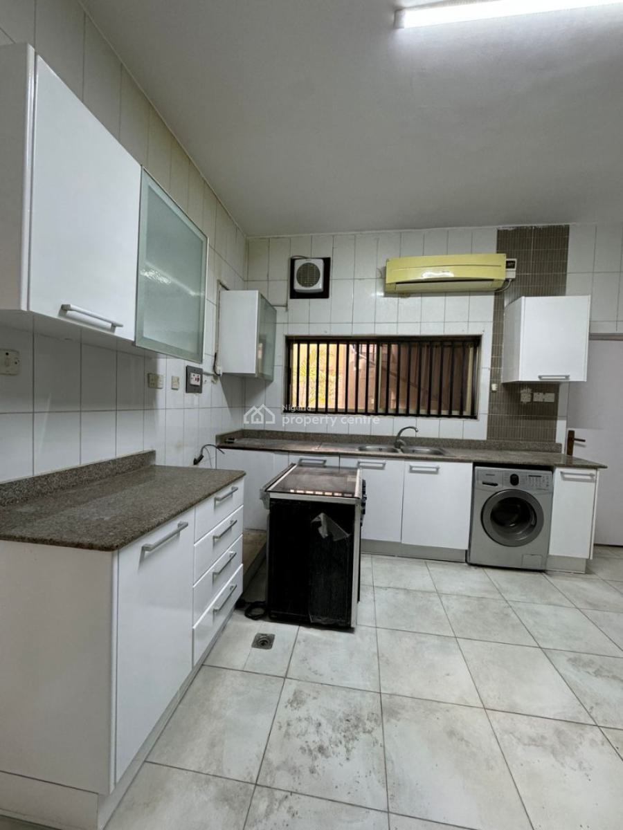 2-bedroom Apartment in Lekki Phase 1, Lekki Phase 1, Lekki, Lagos, Flat / Apartment for Sale