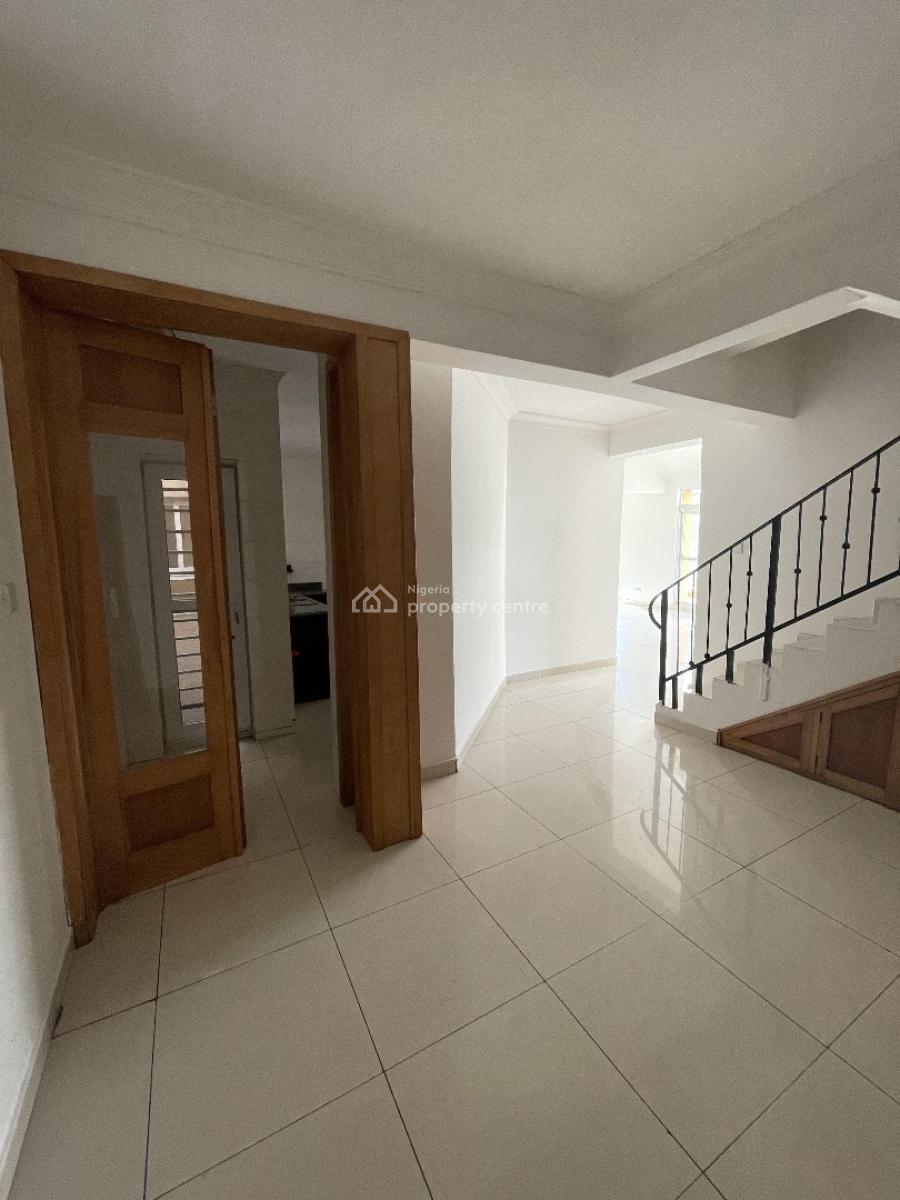 Well Finished 3 Bedroom Penthouse, Cromwell Court Estate, Chevron Drive, Osapa, Lekki, Lagos, Flat / Apartment for Sale