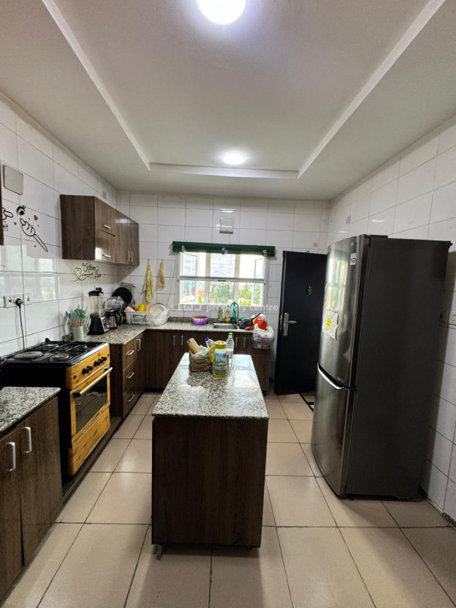 a Very Good Spacious & Serviced 3bedroom Flat + 1bq, Wuye District Abuja, Wuye, Abuja, Flat / Apartment for Sale