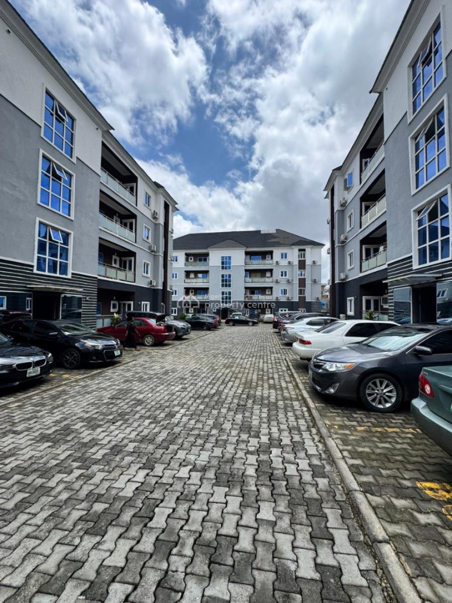 a Very Good Spacious & Serviced 3bedroom Flat + 1bq, Wuye District Abuja, Wuye, Abuja, Flat / Apartment for Sale