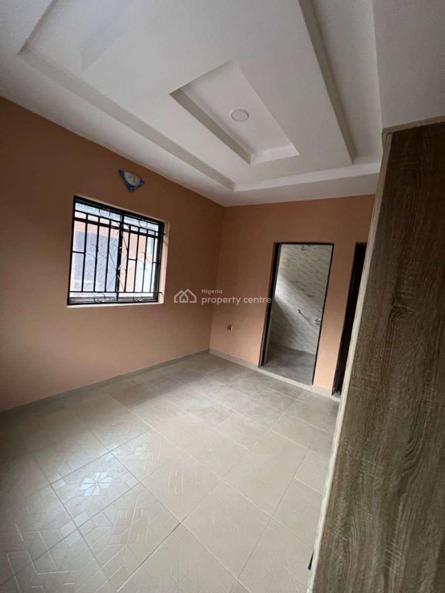 5 Unit 2 Bedroom Bungalow, Adebomi Ayegun Oleyo Off Akala Express, Ibadan North-east, Oyo, Block of Flats for Sale