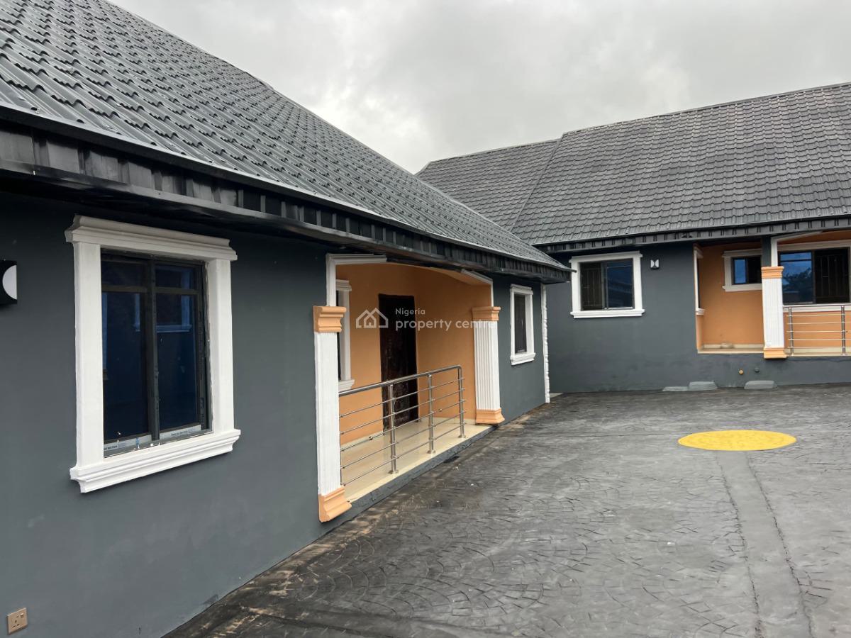 5 Unit 2 Bedroom Bungalow, Adebomi Ayegun Oleyo Off Akala Express, Ibadan North-east, Oyo, Block of Flats for Sale