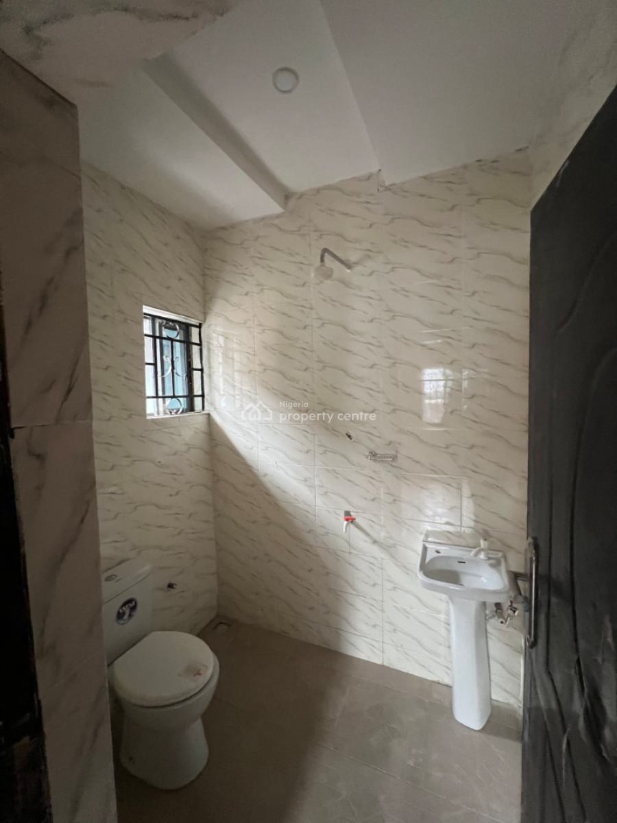 5 Unit 2 Bedroom Bungalow, Adebomi Ayegun Oleyo Off Akala Express, Ibadan North-east, Oyo, Block of Flats for Sale