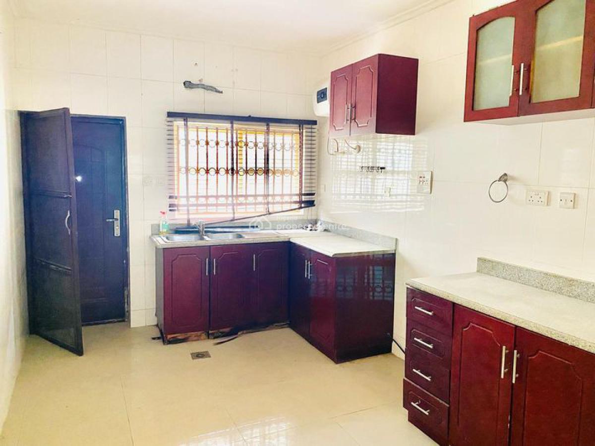 5 Bedroom Terrace Duplex, Bourdilllon Court Estate, Chevron Drive, Osapa, Lekki, Lagos, Terraced Duplex for Sale