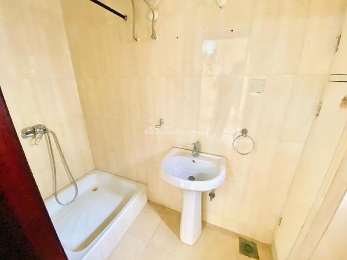 5 Bedroom Terrace Duplex, Bourdilllon Court Estate, Chevron Drive, Osapa, Lekki, Lagos, Terraced Duplex for Sale