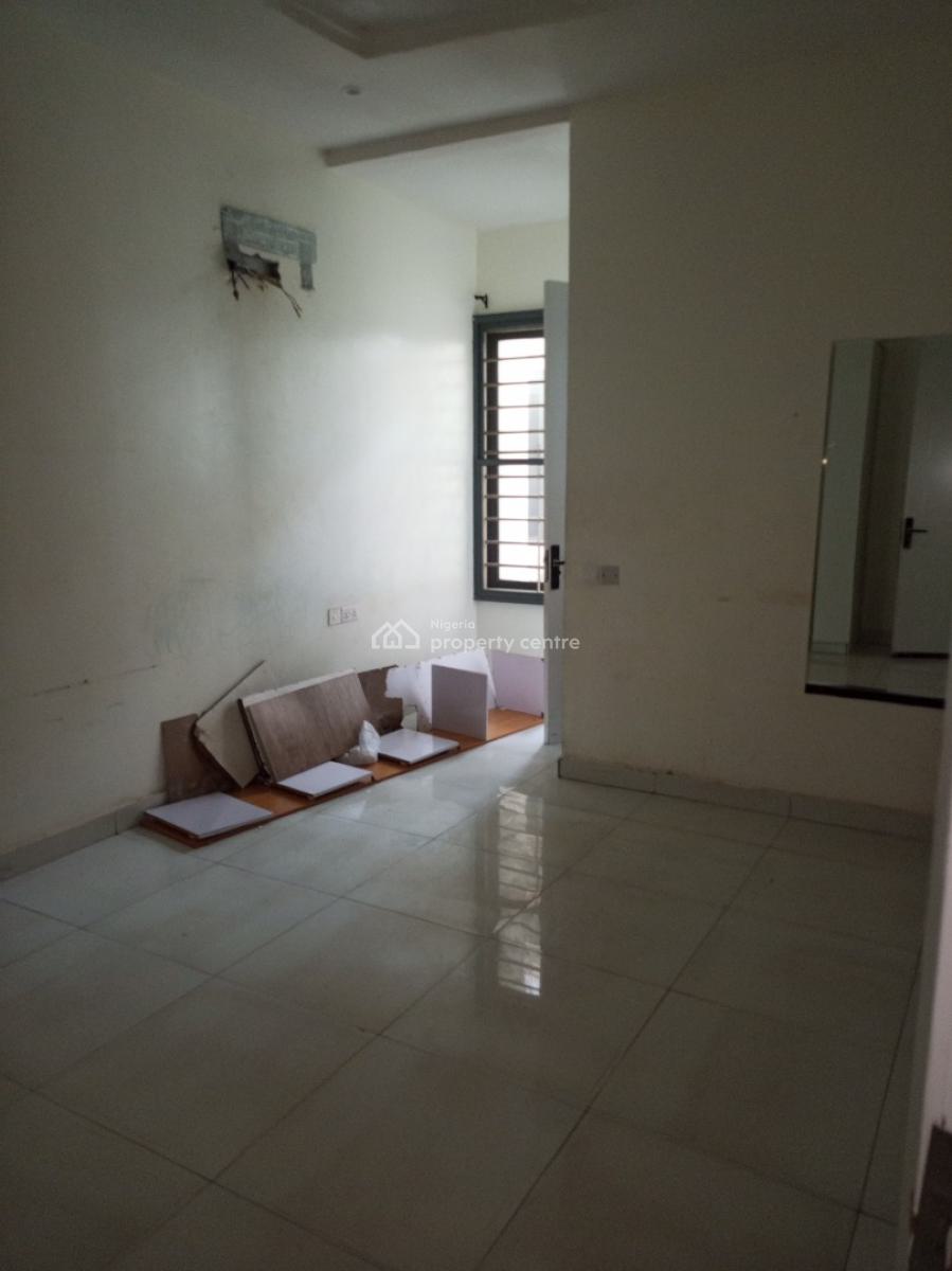 Luxury 4 Bedroom Terrace with Pool Gym 24 Hours Light, Ologolo, Lekki, Lagos, Terraced Duplex for Rent