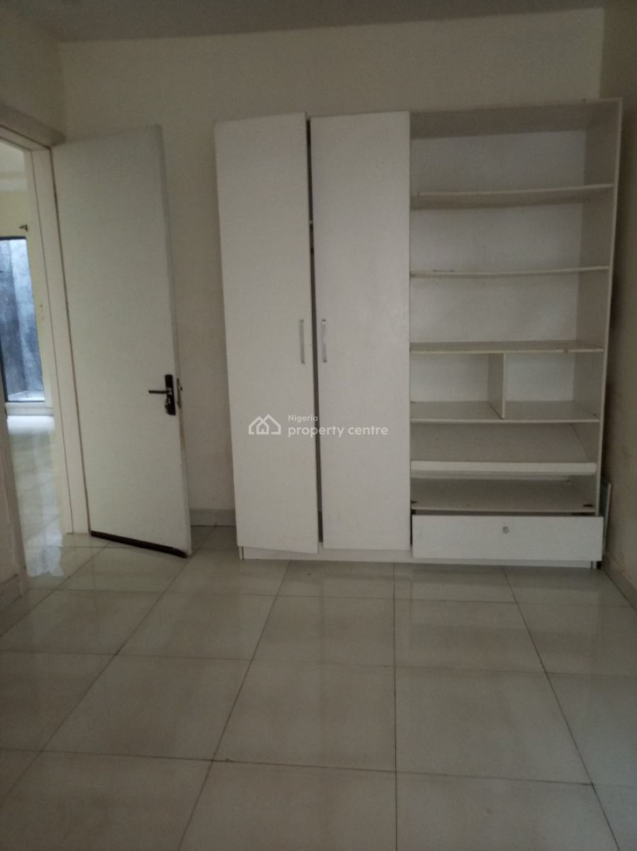 Luxury 4 Bedroom Terrace with Pool Gym 24 Hours Light, Ologolo, Lekki, Lagos, Terraced Duplex for Rent