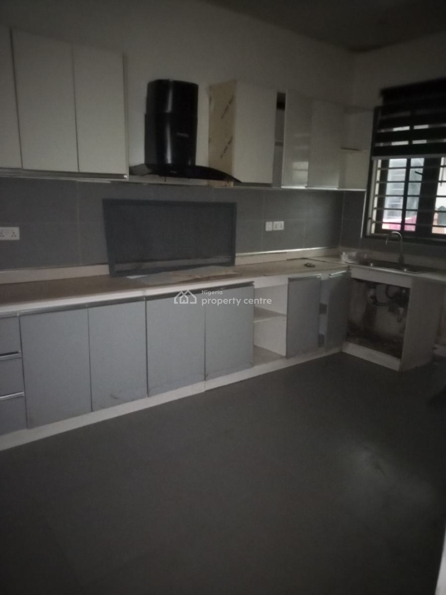 Luxury 4 Bedroom Terrace with Pool Gym 24 Hours Light, Ologolo, Lekki, Lagos, Terraced Duplex for Rent