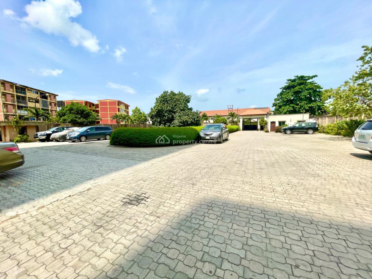 Exquisite 2-bedroom with Bq Apartment, Off Bode Thomas Street., Eric Moore, Surulere, Lagos, Flat / Apartment for Rent