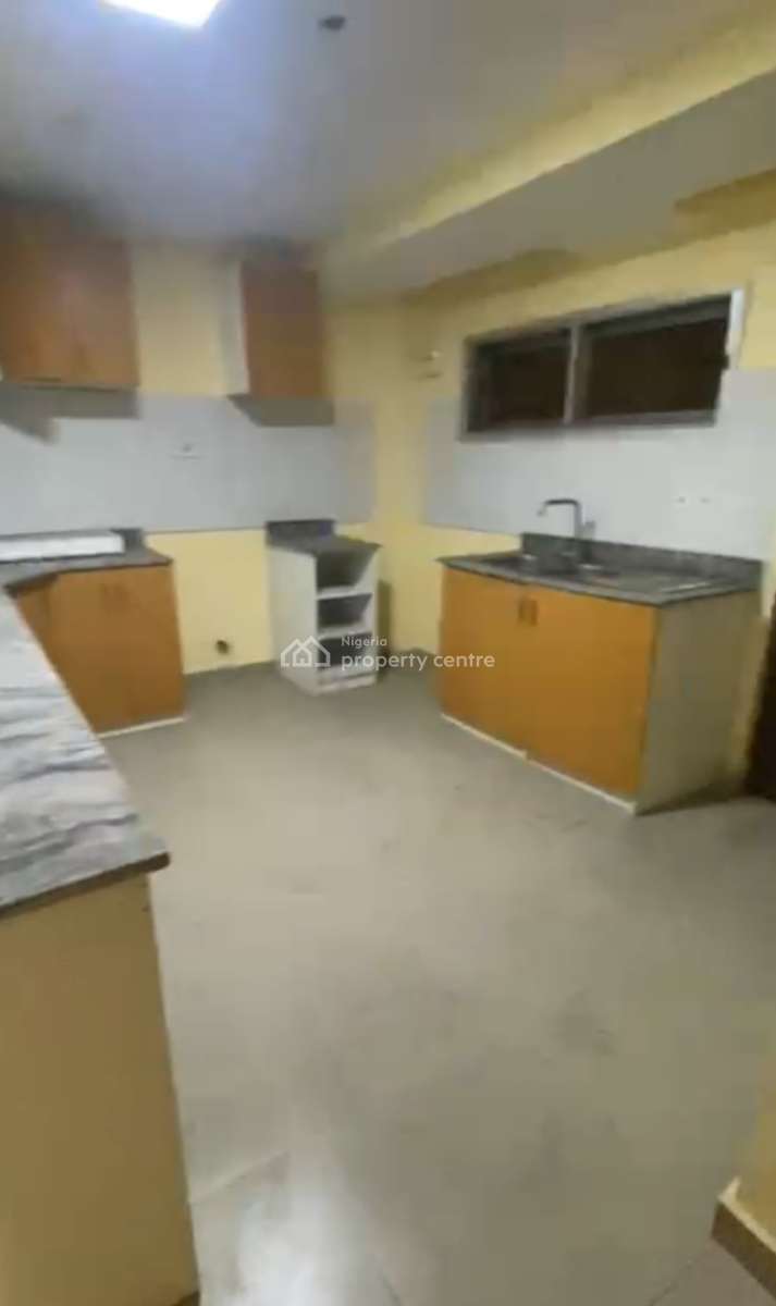Executive 3 Bedroom Apartment with Bq, Alagomeji, Yaba, Lagos, Flat / Apartment for Rent