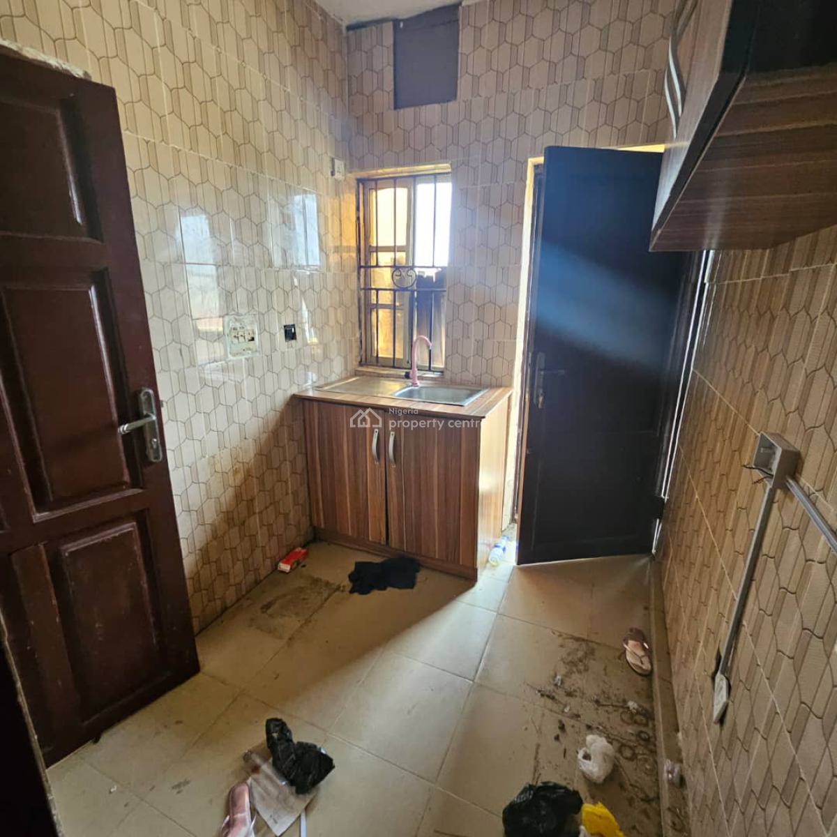Standard 3 Bedroom Apartment All Room Ensuites (upstairs), Shangisha, Magodo, Lagos, Flat / Apartment for Rent