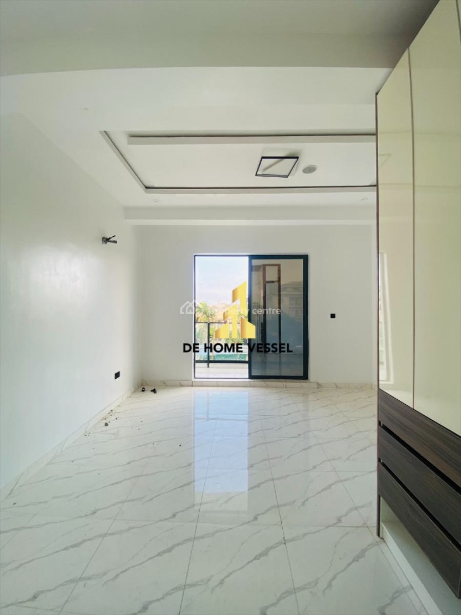 Fantastically Carved Luxury 2 & 3 Bed Apartment with Elevator, Pool, Lekki Phase 1, Lekki, Lagos, Flat / Apartment for Sale