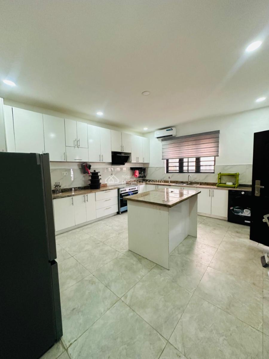 Fully Furnished 3 Bed Apartment in a Prime Location Good for Airbnb, Maryland, Lagos, Flat / Apartment for Sale