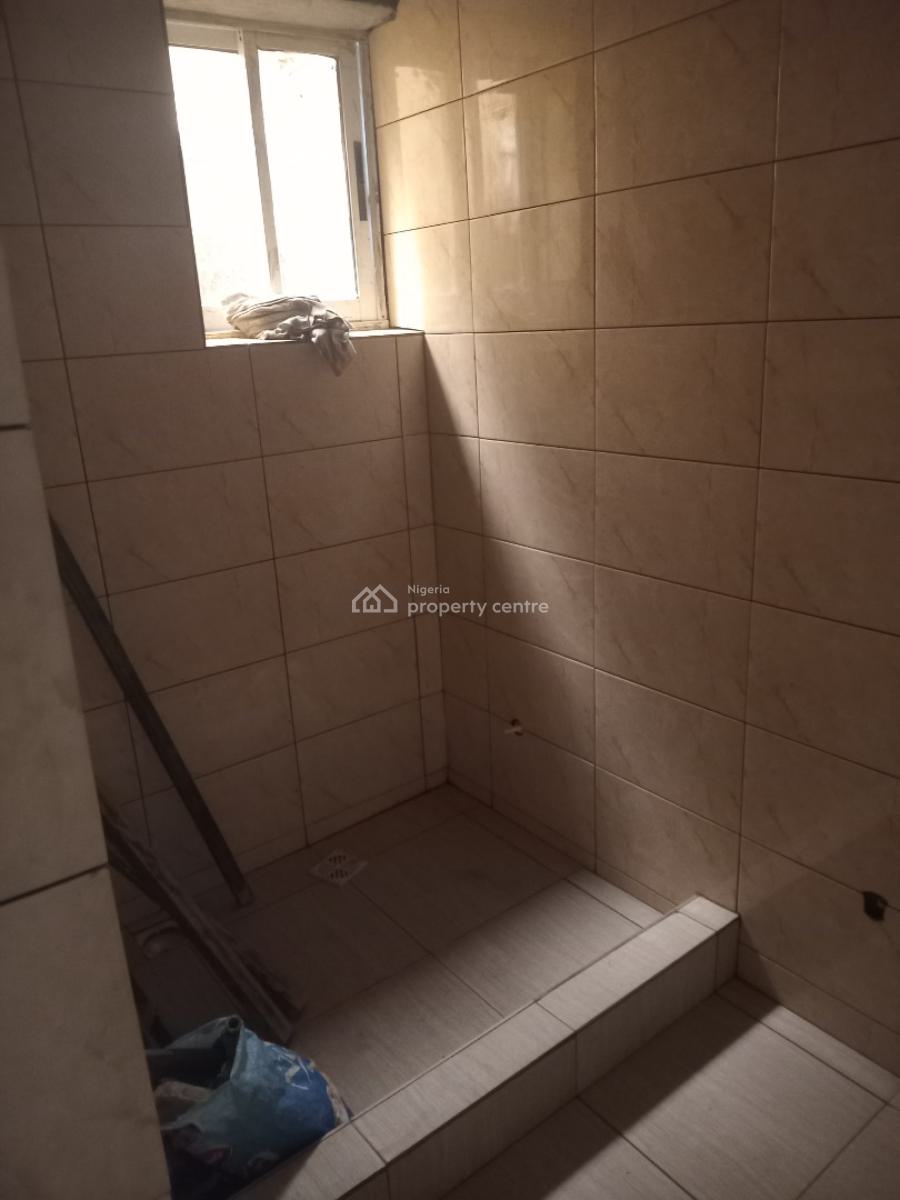 Newly Refurbished 2 Bedroom Apartment, Lekki Phase 1, Lekki, Lagos, Flat / Apartment for Rent
