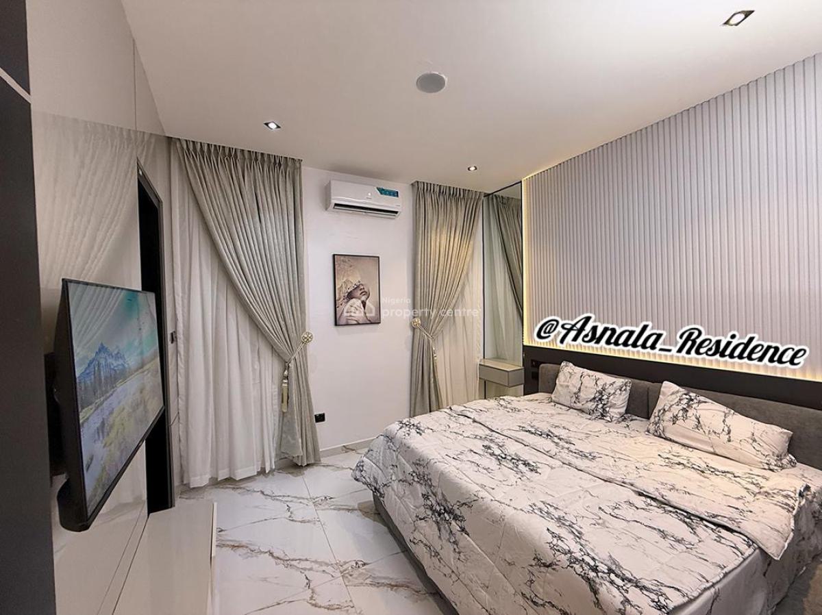 Distress 2bedroom Flat, Ologolo, Lekki, Lagos, Block of Flats for Sale