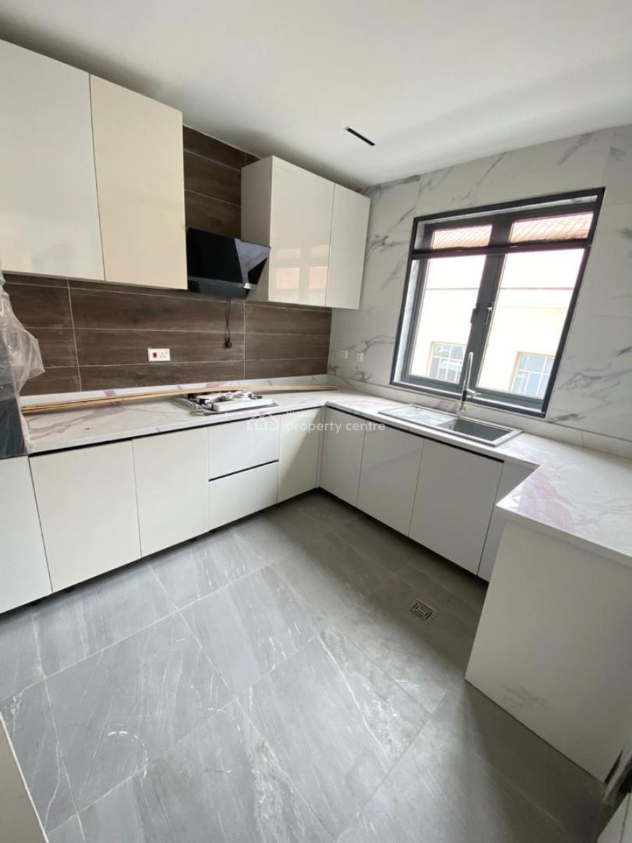 2 Bedroom Apartment, Lekki Phase 1, Lekki, Lagos, Flat / Apartment for Rent