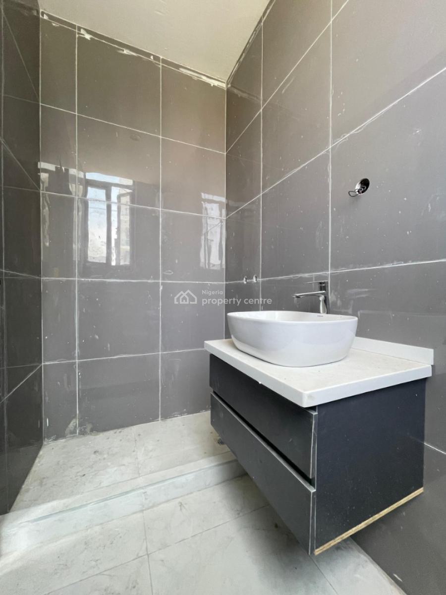 Lovely 2-bedroom Apartment with Elevators, Pool, and Gym, Lekki Phase 1, Lekki, Lagos, Flat / Apartment for Sale
