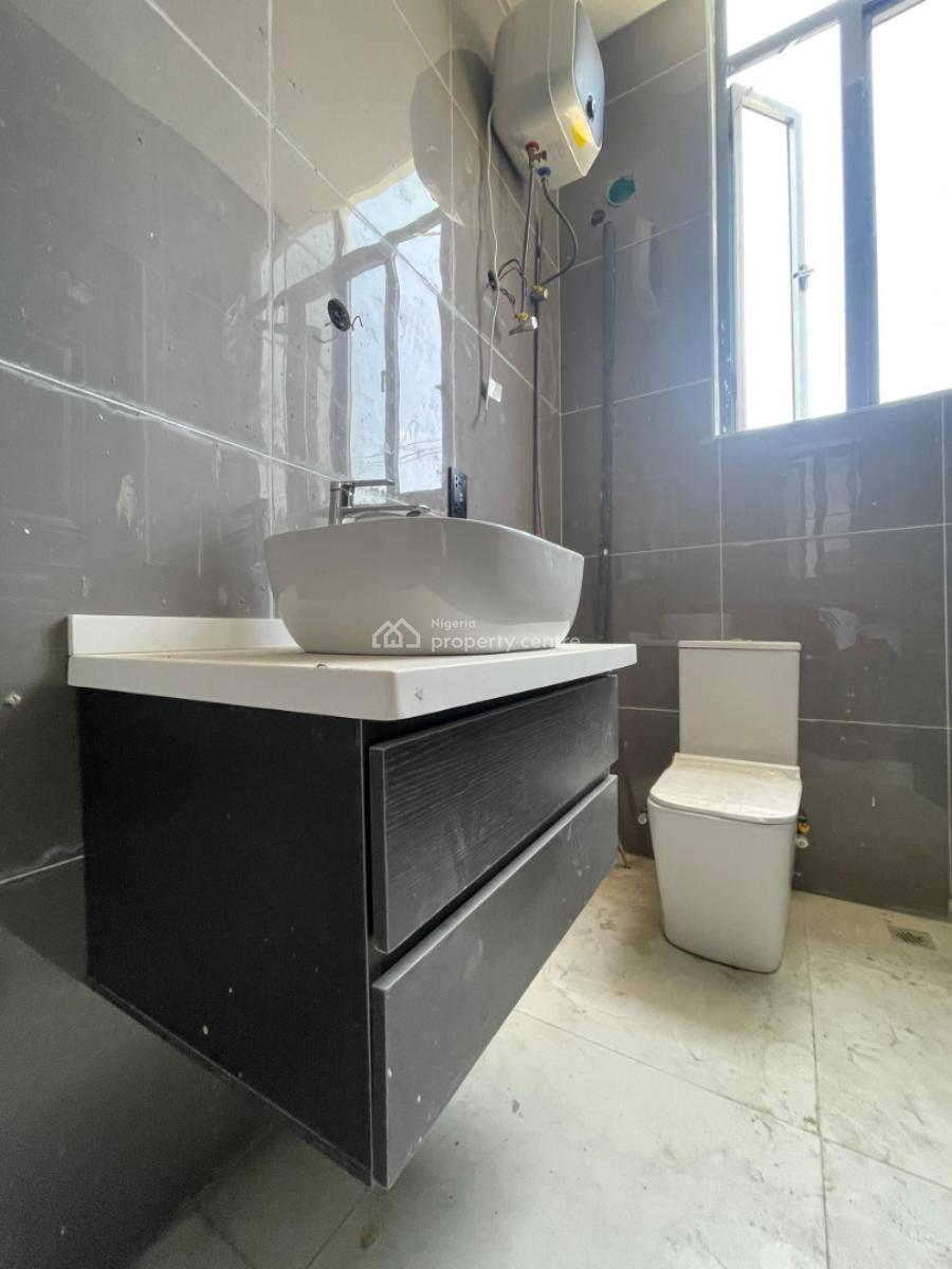 Lovely 2-bedroom Apartment with Elevators, Pool, and Gym, Lekki Phase 1, Lekki, Lagos, Flat / Apartment for Sale