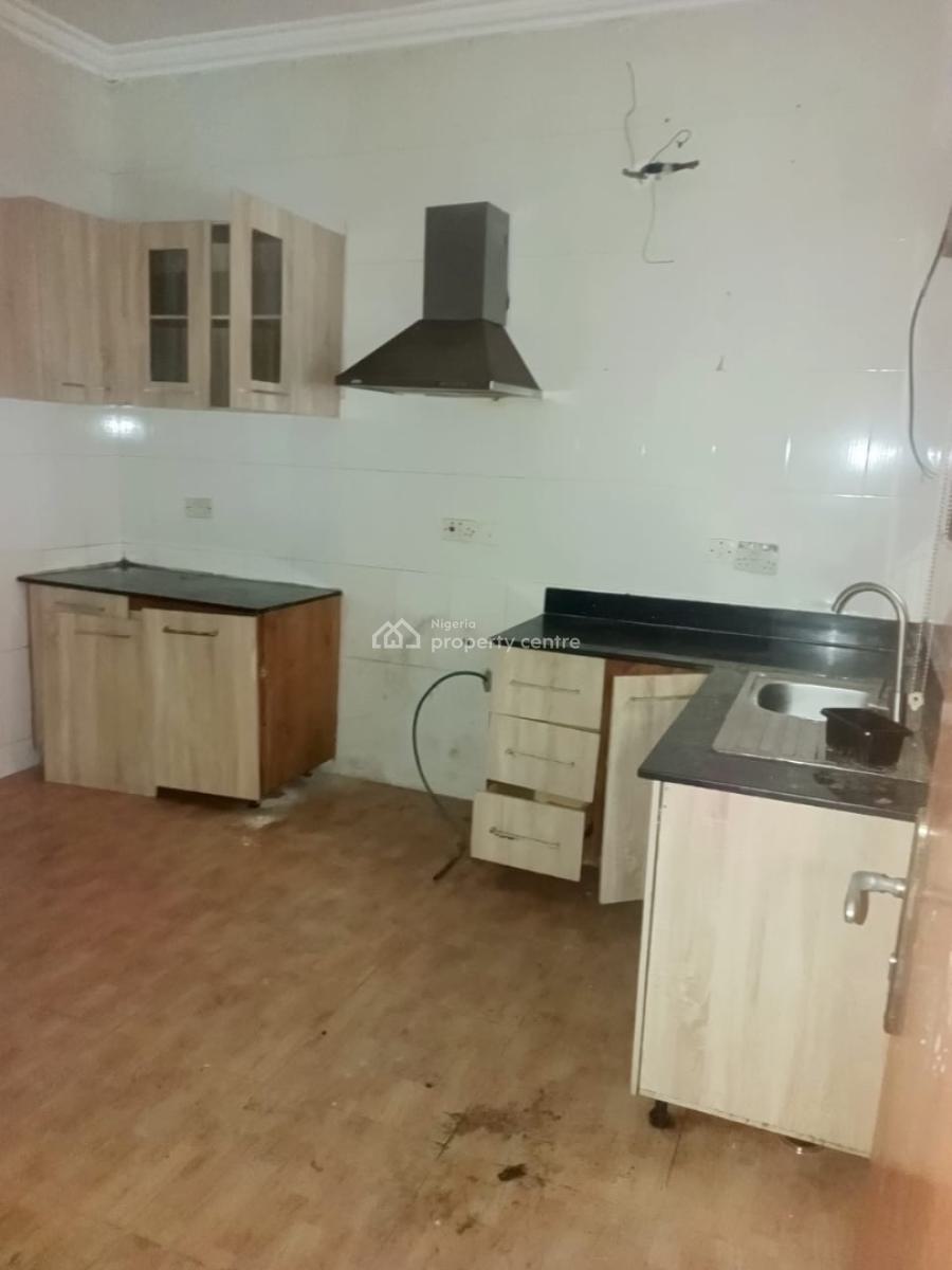 Neat 3 Bedroom Apartment Inside a Serene Estate, U3 Estate, Lekki Phase 1, Right Hand Side, Lekki Phase 1, Lekki, Lagos, Flat / Apartment for Rent