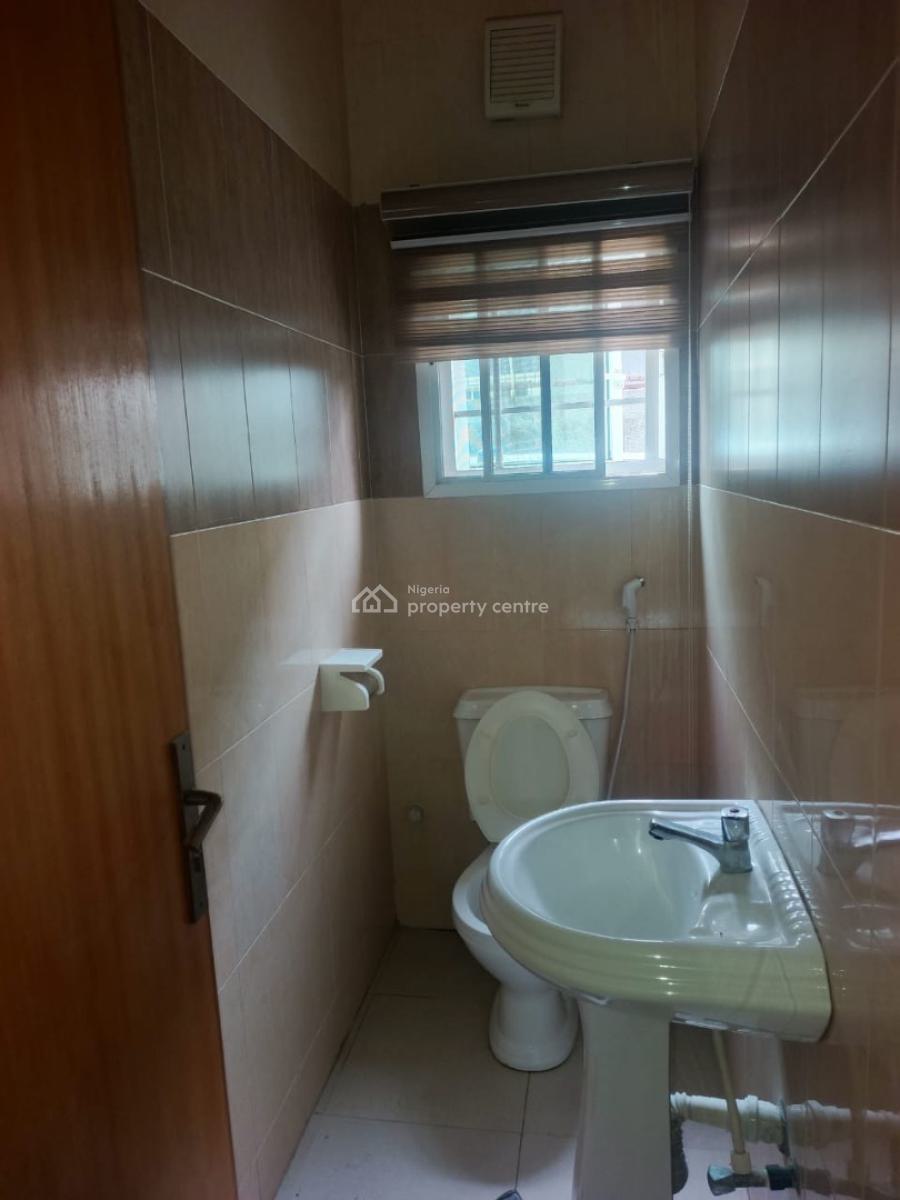 Neat 3 Bedroom Apartment Inside a Serene Estate, U3 Estate, Lekki Phase 1, Right Hand Side, Lekki Phase 1, Lekki, Lagos, Flat / Apartment for Rent