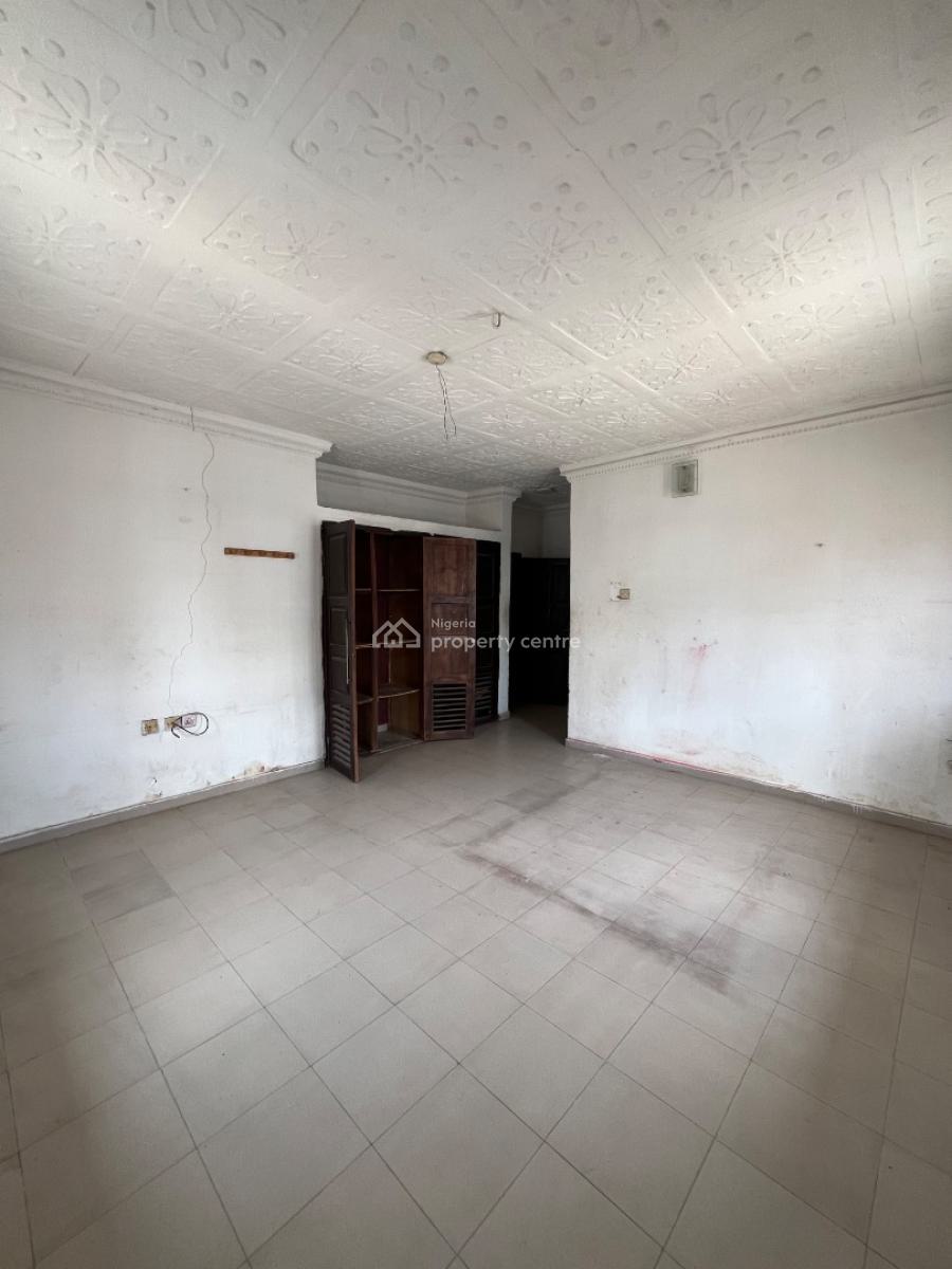 Well Maintained Three Bedroom Flat, Osapa, Lekki, Lagos, Flat / Apartment for Rent