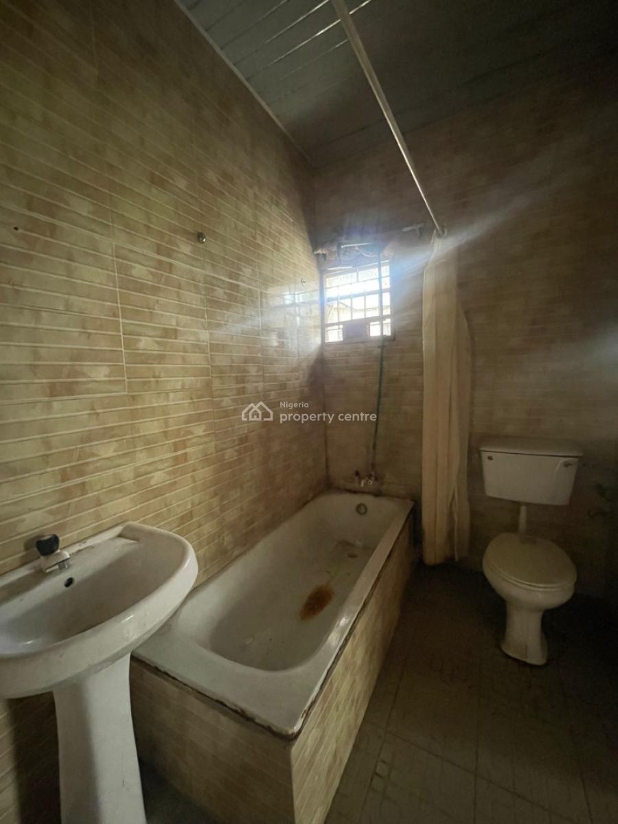 Well Maintained 3 Bedroom Semi Detached, Ikota, Lekki, Lagos, Semi-detached Duplex for Rent