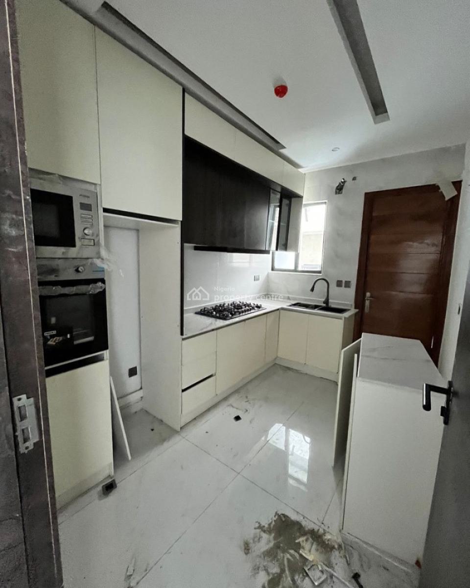 Lovely 2 Bedroom Apartment with Bq, Lekki, Lagos, Block of Flats for Sale