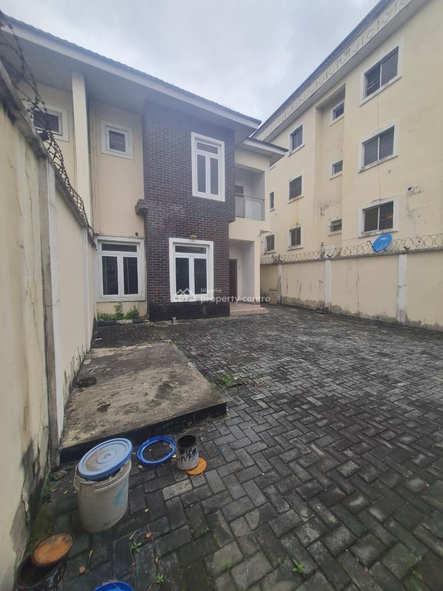 5 Bedroom Semi-detached House with Bq, Ahmed Kasumu Street, Idado, Lekki, Lagos, Semi-detached Duplex for Rent