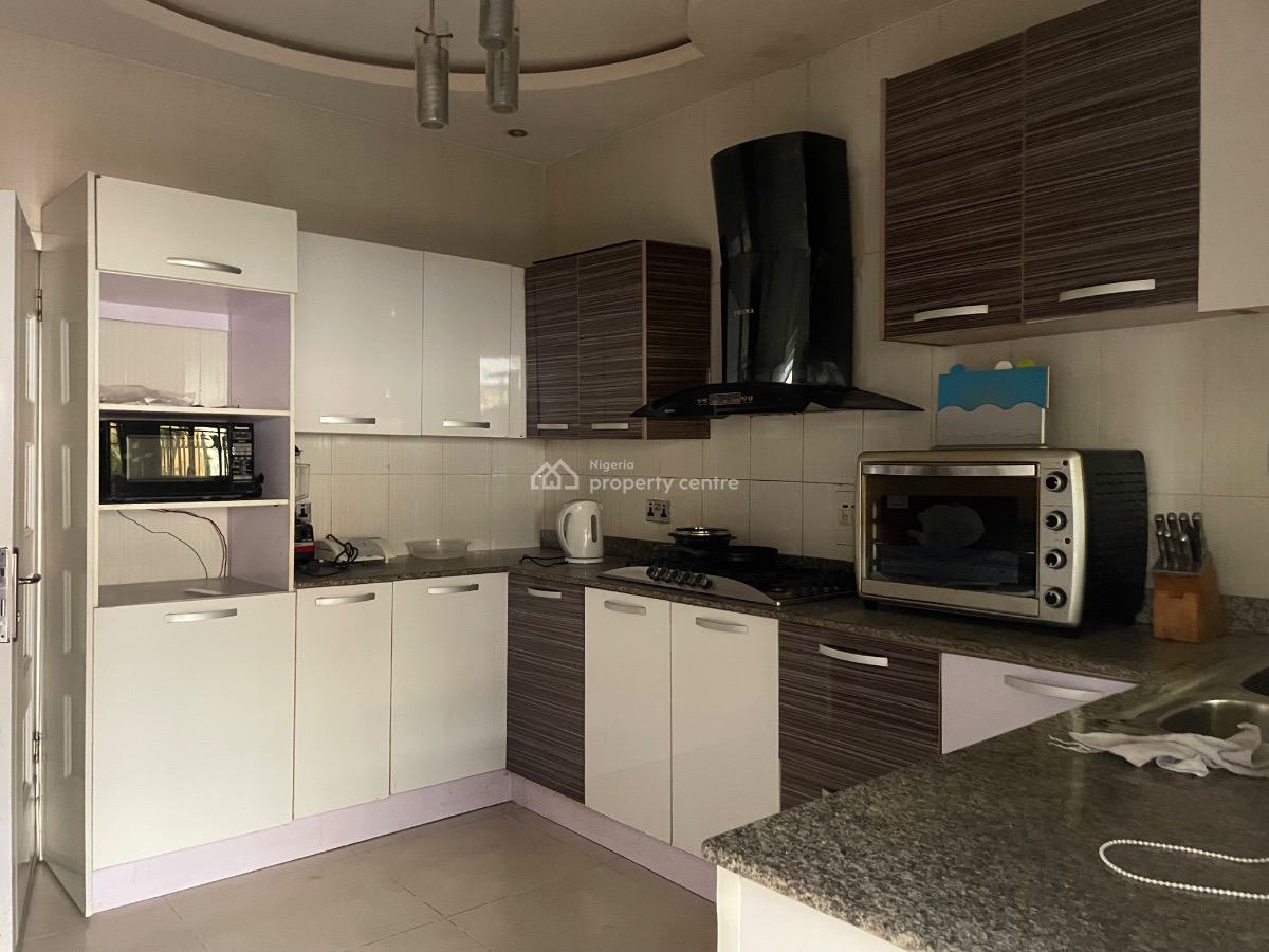 Service 4 Bedrooms Terrace, Chevron Drive, Lekki, Lagos, Terraced Duplex for Sale