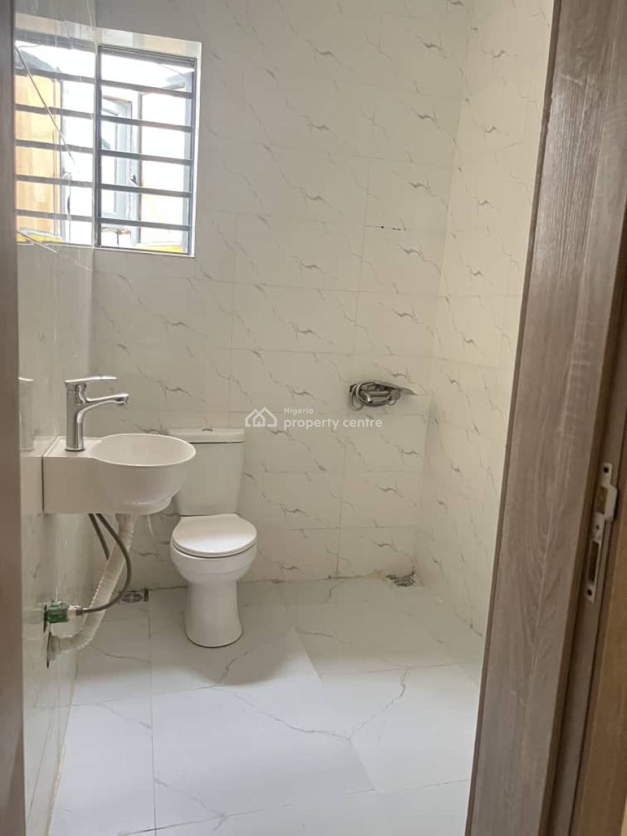Distress 3bedroom Terrace Vgc, Vgc Lekki Lagos, Vgc, Lekki, Lagos, Terraced Duplex for Sale