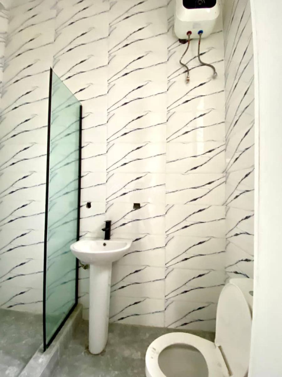 Neat 3 Bedrooms Semi Detached with Bq, Chevron, Lekki, Lagos, Semi-detached Duplex for Rent