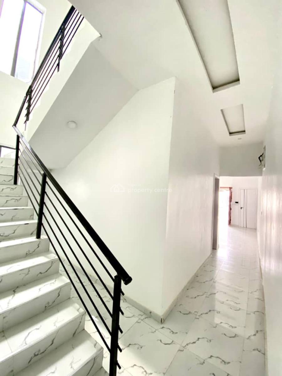 Neat 3 Bedrooms Semi Detached with Bq, Chevron, Lekki, Lagos, Semi-detached Duplex for Rent