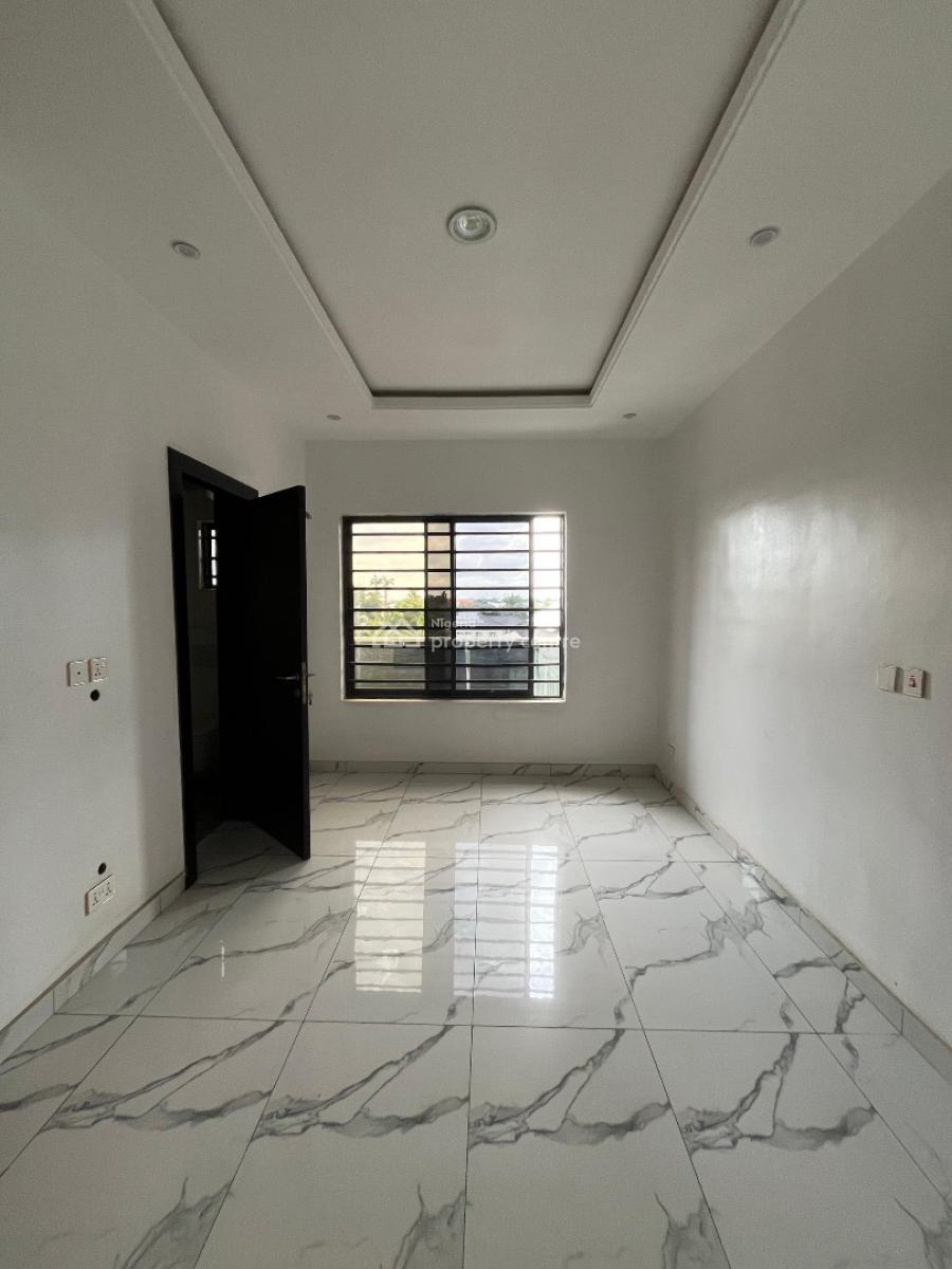Spaciously Built 4 Bedroom Penthouse with Elevator and a Communal Pool, Ikeja Gra, Ikeja, Lagos, Flat / Apartment for Sale