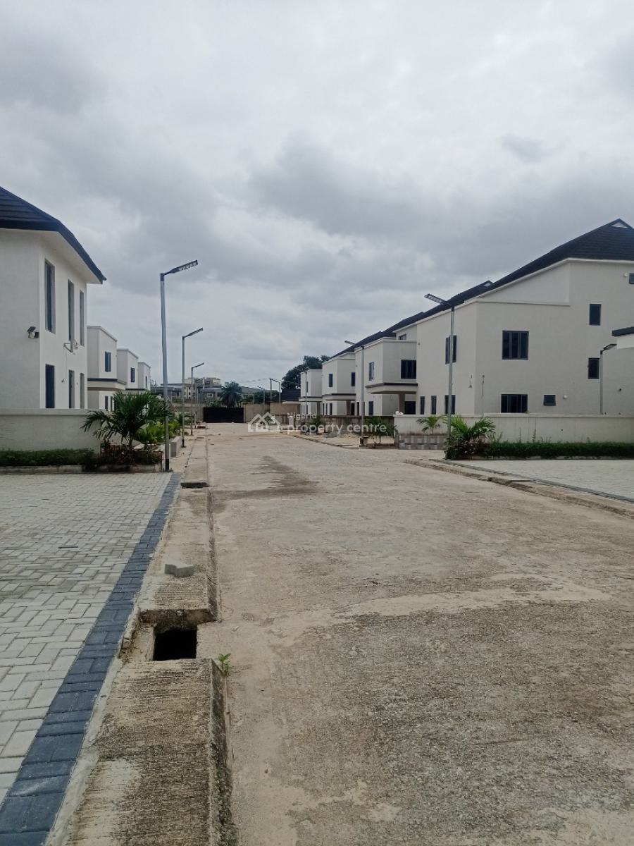 5 Bedroom Luxury Built Detached House, in a Service Fully Estate, Ikeja Gra, Ikeja, Lagos, Detached Duplex for Sale